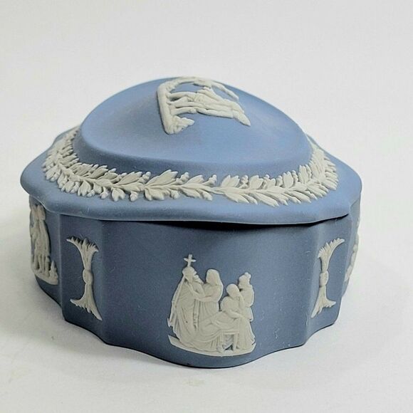 Vintage Wedgwood Jasperware Lidded Trinket Box Cameo Blue Cherubs Chariot - Picture 5 of 11